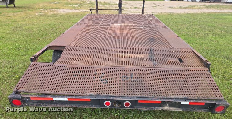 image for item EB1036 1990 flatbed trailer