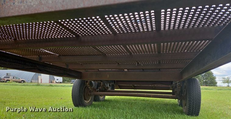 image for item EB1036 1990 flatbed trailer