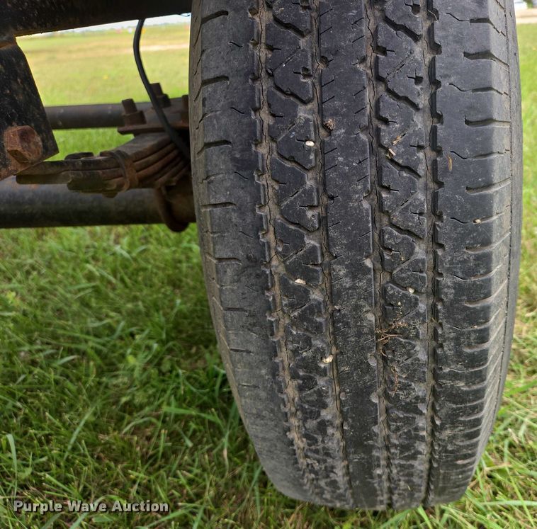 image for item EB1036 1990 flatbed trailer