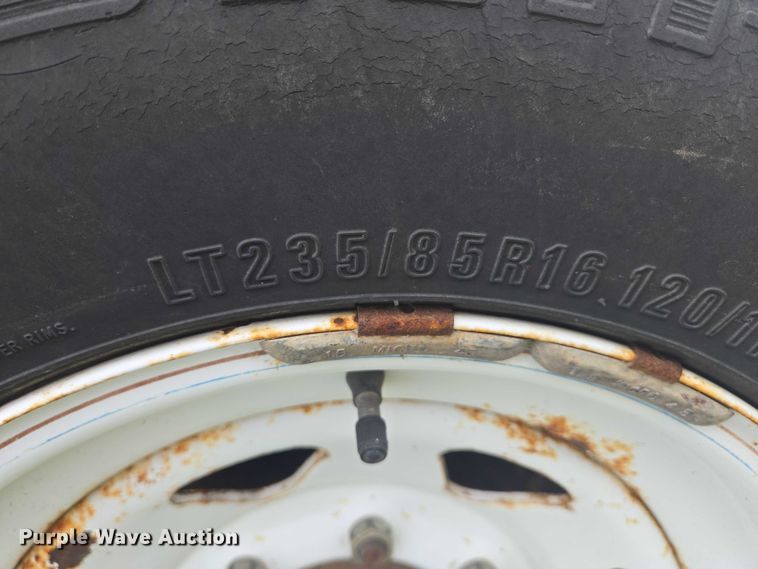 image for item EB1036 1990 flatbed trailer