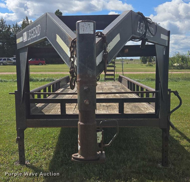 image for item EB1038 2004 Legend 26' Tandem SW GN equipment trailer