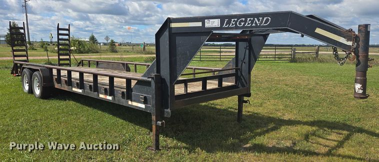 image for item EB1038 2004 Legend 26' Tandem SW GN equipment trailer