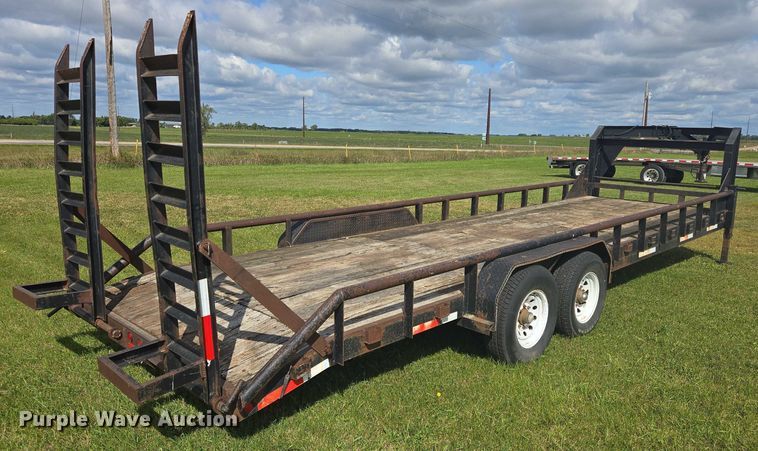 image for item EB1038 2004 Legend 26' Tandem SW GN equipment trailer