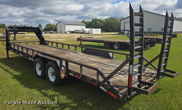 image for item EB1038 2004 Legend 26' Tandem SW GN equipment trailer