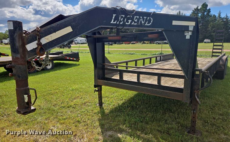 image for item EB1038 2004 Legend 26' Tandem SW GN equipment trailer
