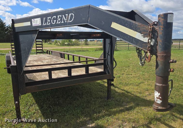 image for item EB1038 2004 Legend 26' Tandem SW GN equipment trailer