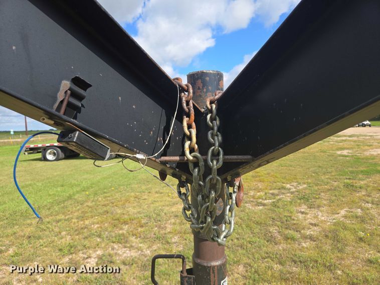 image for item EB1038 2004 Legend 26' Tandem SW GN equipment trailer