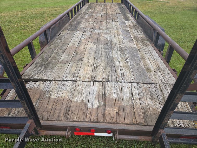 image for item EB1038 2004 Legend 26' Tandem SW GN equipment trailer