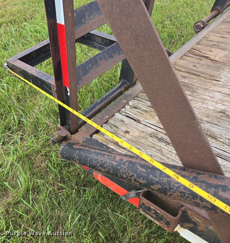 image for item EB1038 2004 Legend 26' Tandem SW GN equipment trailer