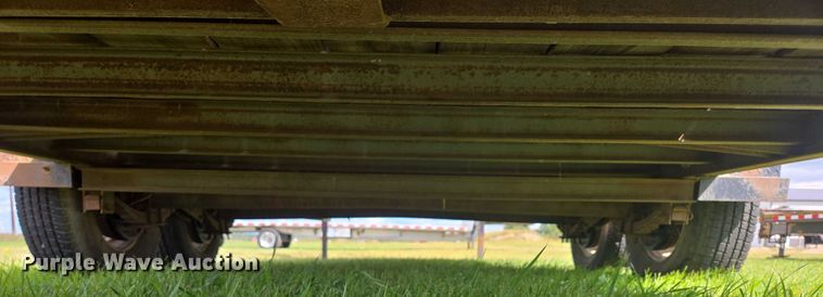 image for item EB1038 2004 Legend 26' Tandem SW GN equipment trailer