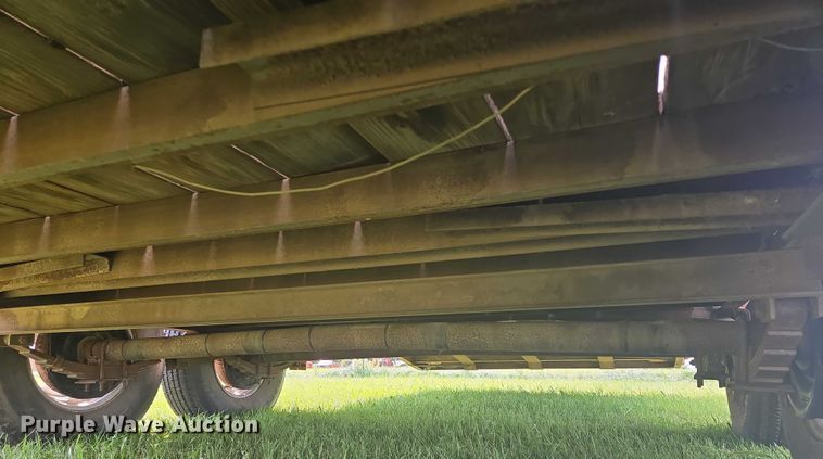 image for item EB1038 2004 Legend 26' Tandem SW GN equipment trailer