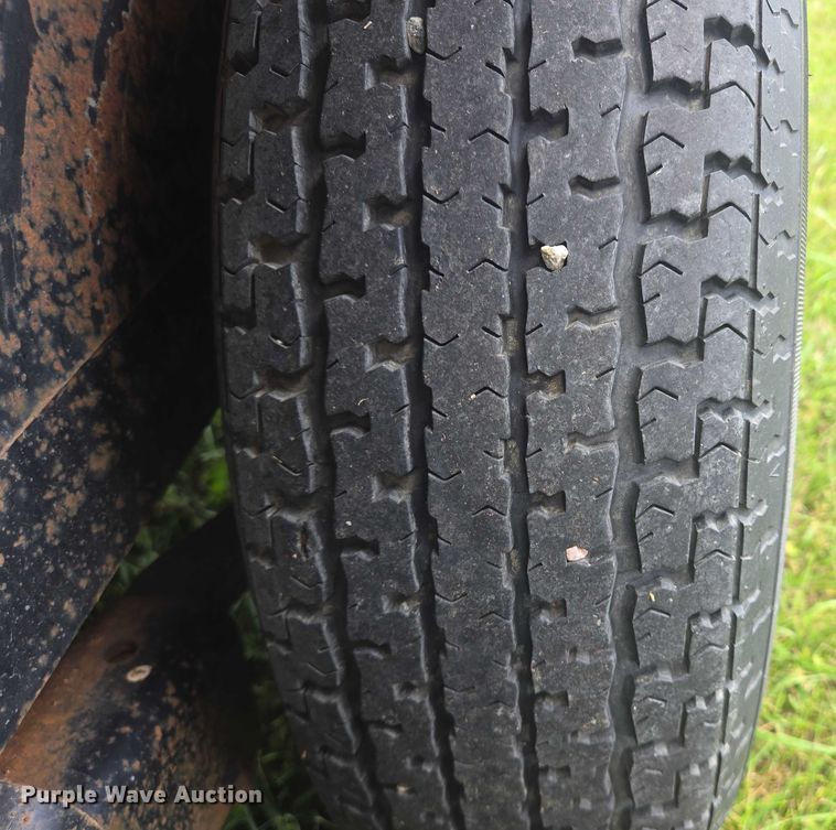 image for item EB1038 2004 Legend 26' Tandem SW GN equipment trailer