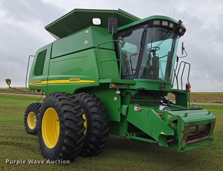 image for item EB1048 2001 John Deere 9650STS combine