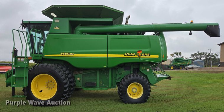 image for item EB1048 2001 John Deere 9650STS combine