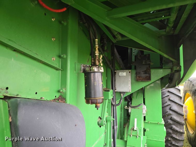image for item EB1048 2001 John Deere 9650STS combine