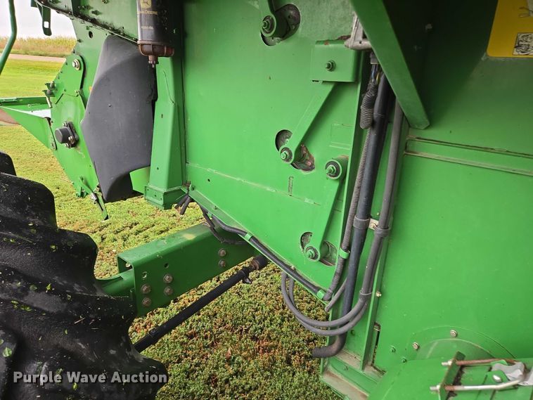 image for item EB1048 2001 John Deere 9650STS combine