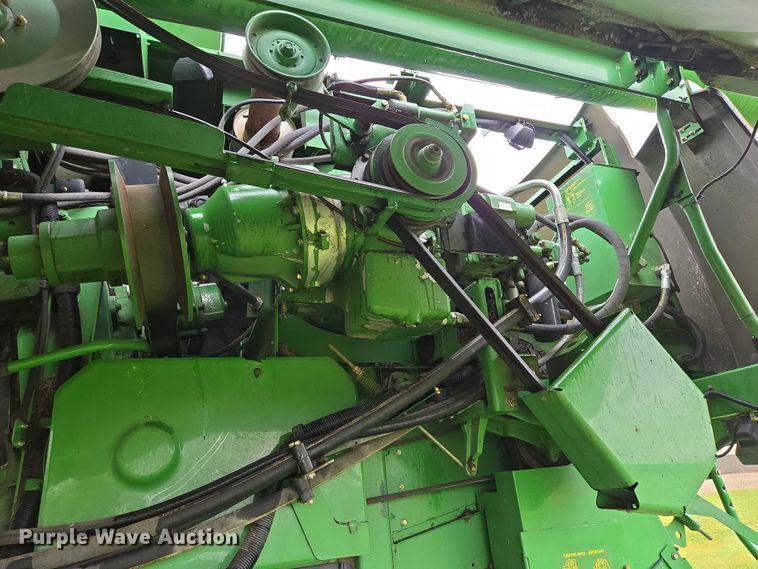 image for item EB1048 2001 John Deere 9650STS combine