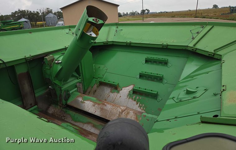 image for item EB1048 2001 John Deere 9650STS combine