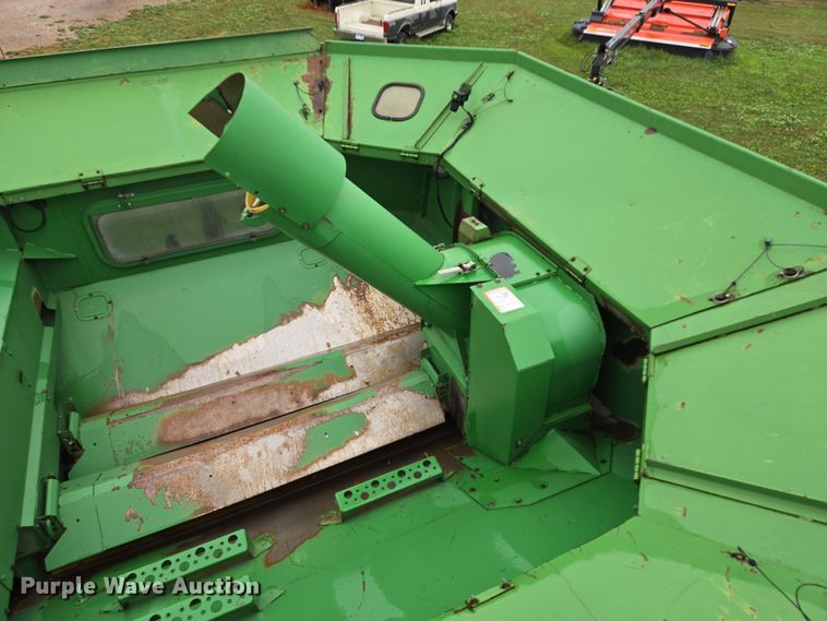 image for item EB1048 2001 John Deere 9650STS combine