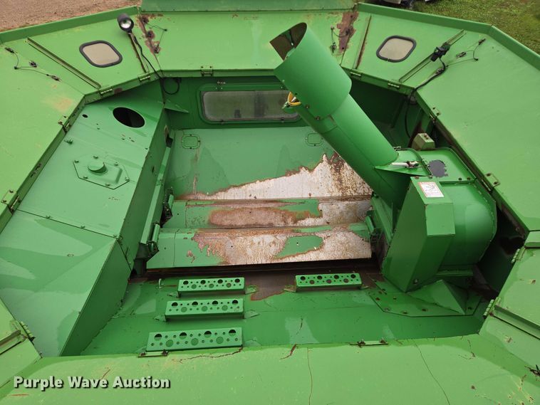 image for item EB1048 2001 John Deere 9650STS combine