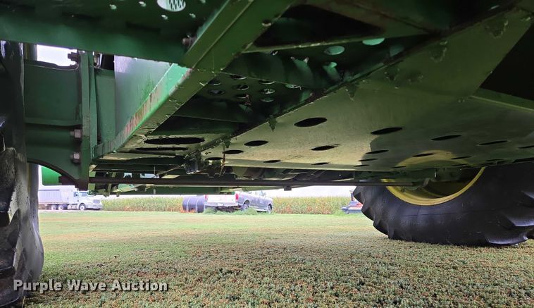 image for item EB1048 2001 John Deere 9650STS combine