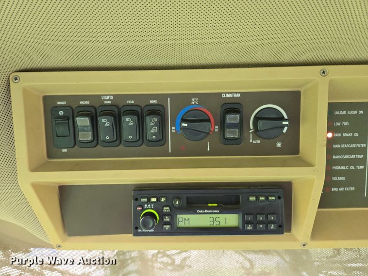 image for item EB1048 2001 John Deere 9650STS combine