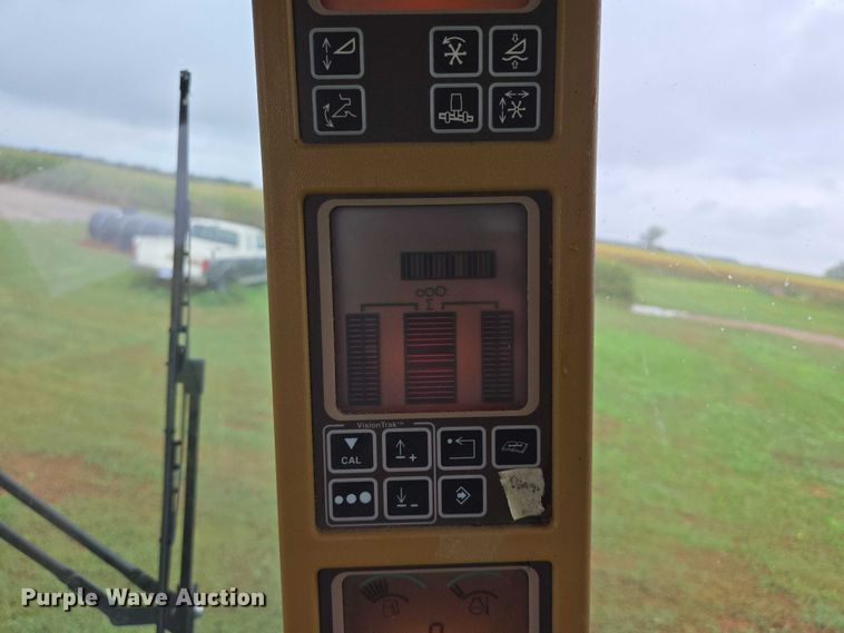 image for item EB1048 2001 John Deere 9650STS combine