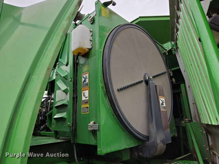 image for item EB1048 2001 John Deere 9650STS combine