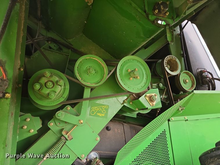 image for item EB1048 2001 John Deere 9650STS combine