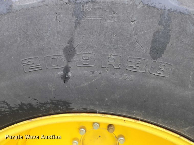 image for item EB1048 2001 John Deere 9650STS combine