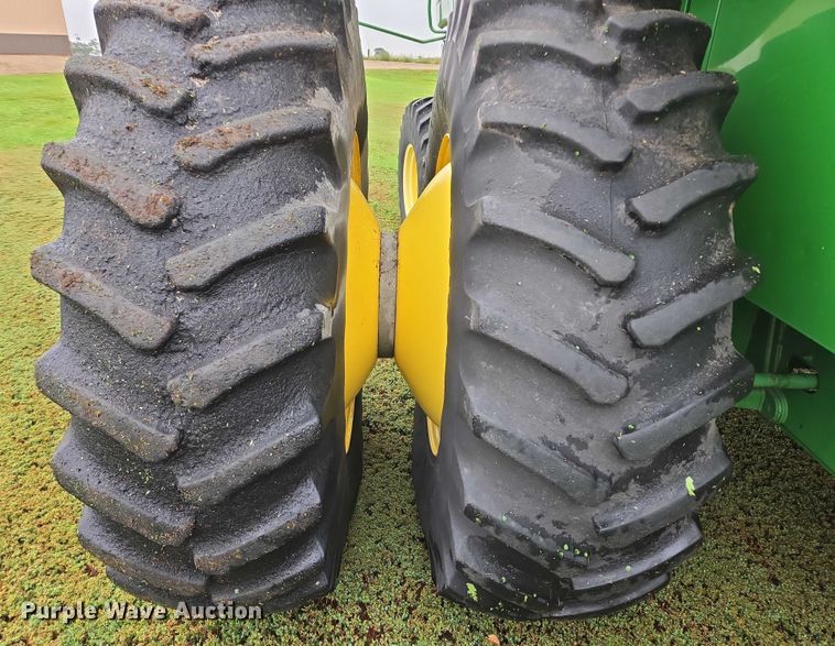 image for item EB1048 2001 John Deere 9650STS combine