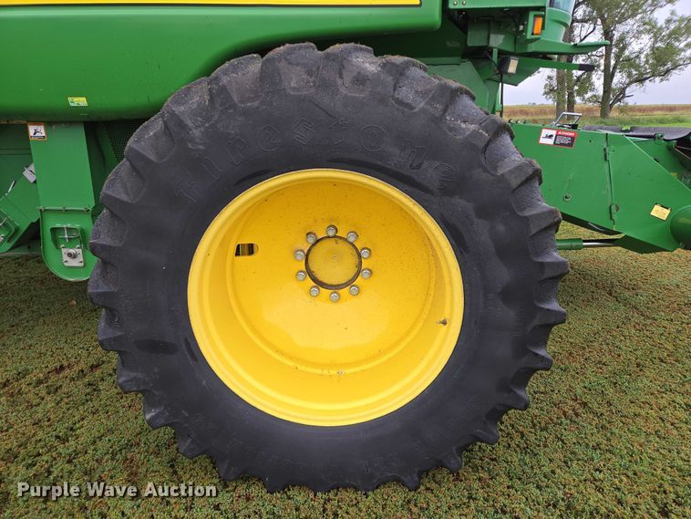 image for item EB1048 2001 John Deere 9650STS combine