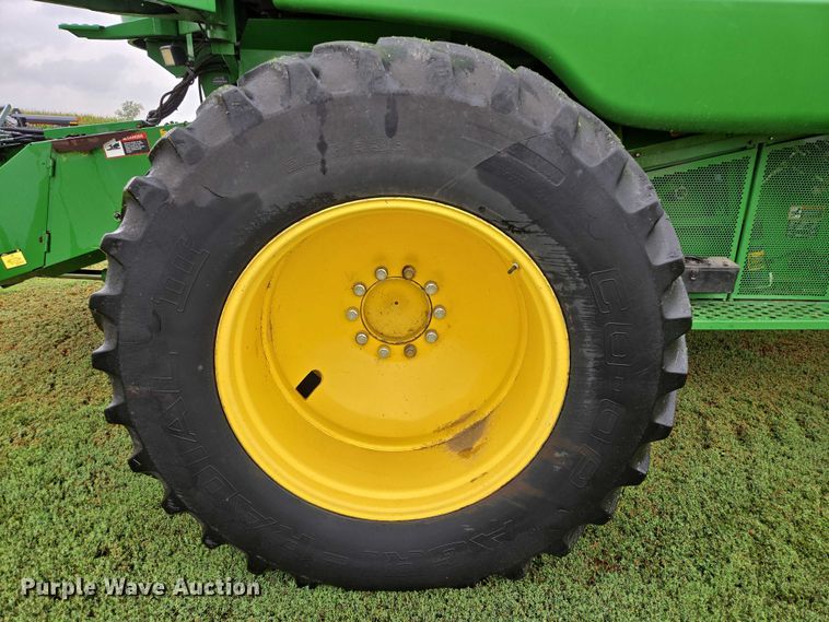 image for item EB1048 2001 John Deere 9650STS combine
