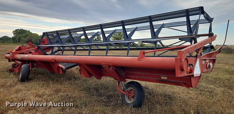 image for item EB8269 Case IH 8220 swather / windrower