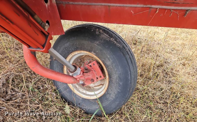 image for item EB8269 Case IH 8220 swather / windrower