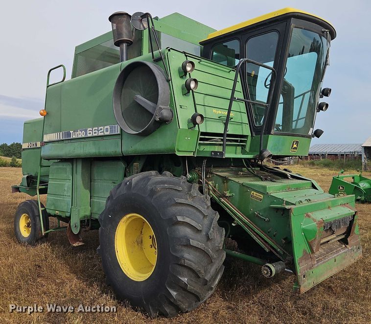 image for item EB8270 1979 John Deere 6620 combine