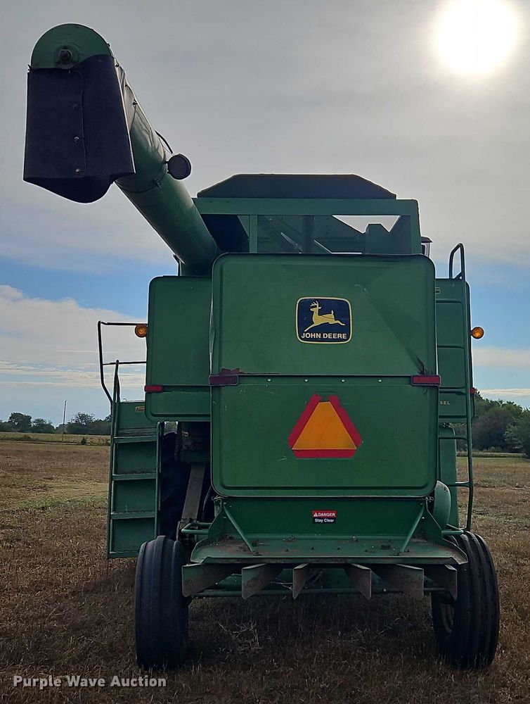 image for item EB8270 1979 John Deere 6620 combine