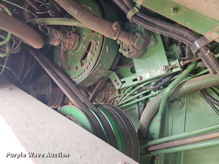 image for item EB8270 1979 John Deere 6620 combine