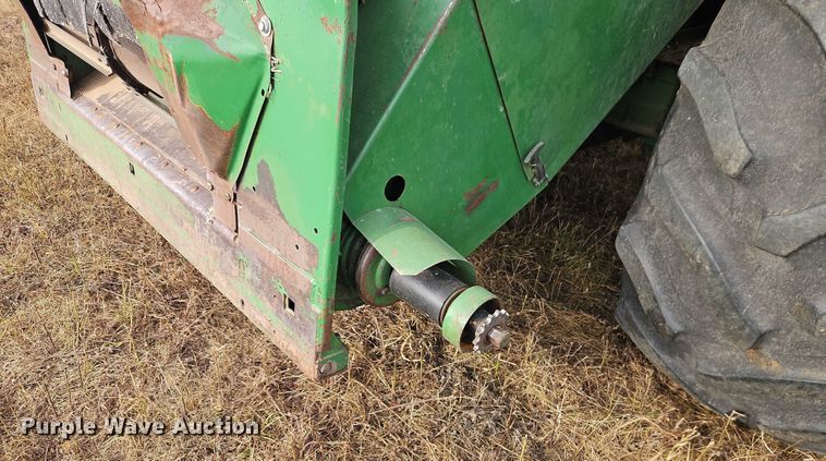image for item EB8270 1979 John Deere 6620 combine