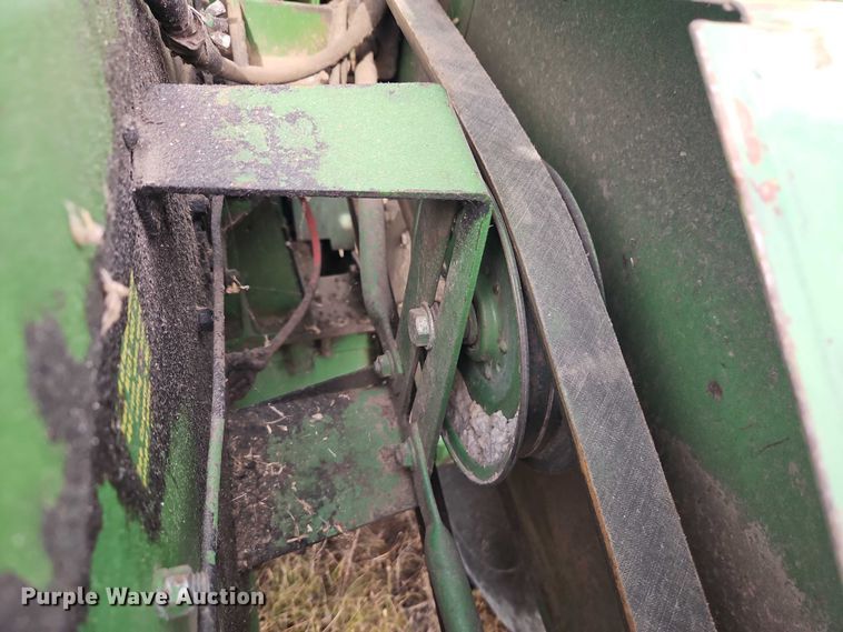 image for item EB8270 1979 John Deere 6620 combine