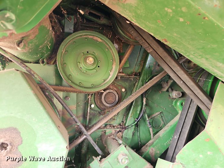 image for item EB8270 1979 John Deere 6620 combine