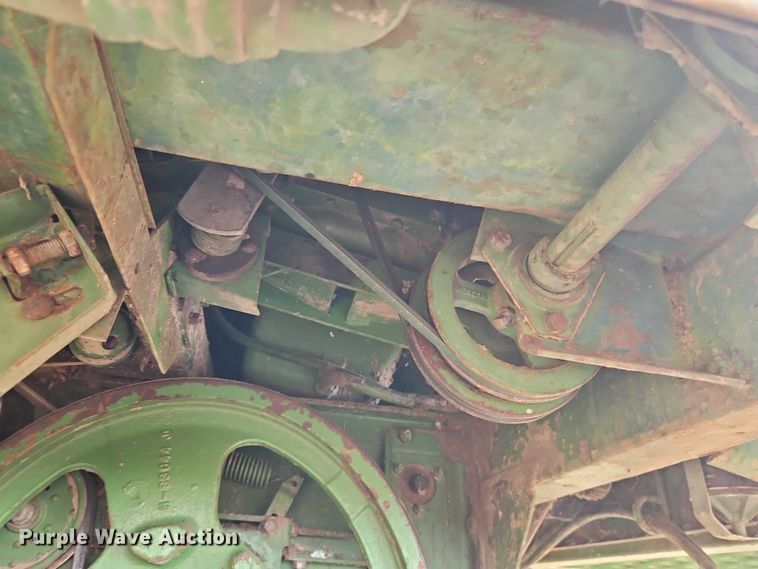 image for item EB8270 1979 John Deere 6620 combine