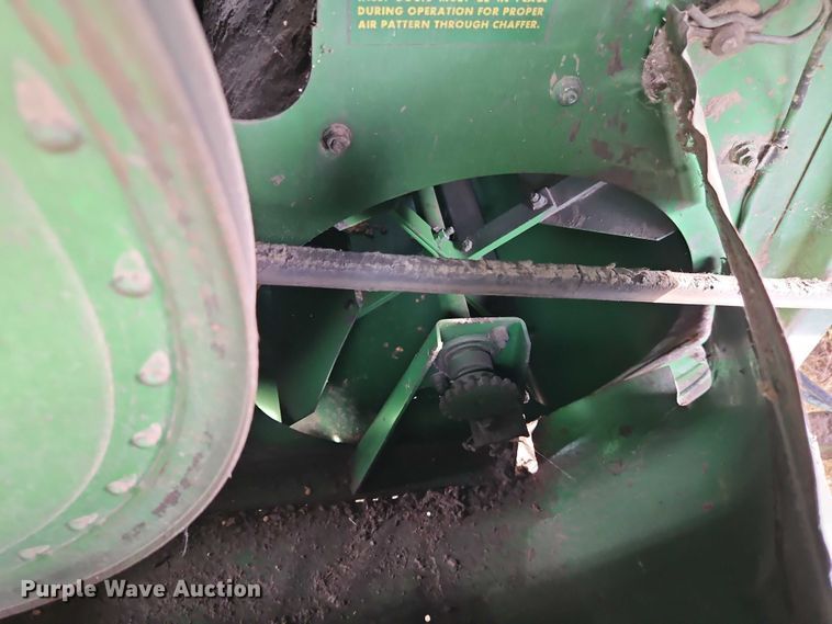 image for item EB8270 1979 John Deere 6620 combine