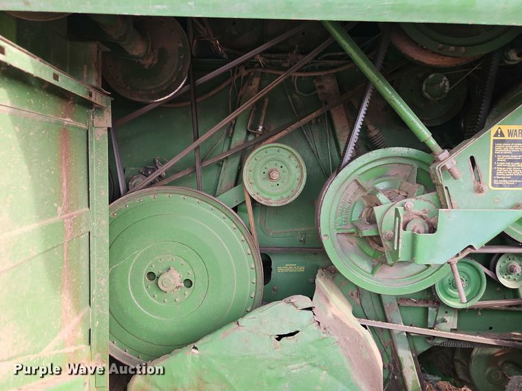 image for item EB8270 1979 John Deere 6620 combine