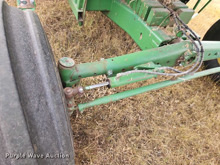 image for item EB8270 1979 John Deere 6620 combine