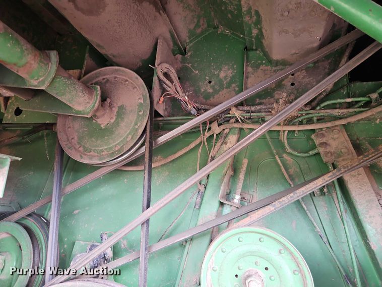 image for item EB8270 1979 John Deere 6620 combine