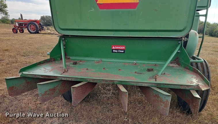 image for item EB8270 1979 John Deere 6620 combine