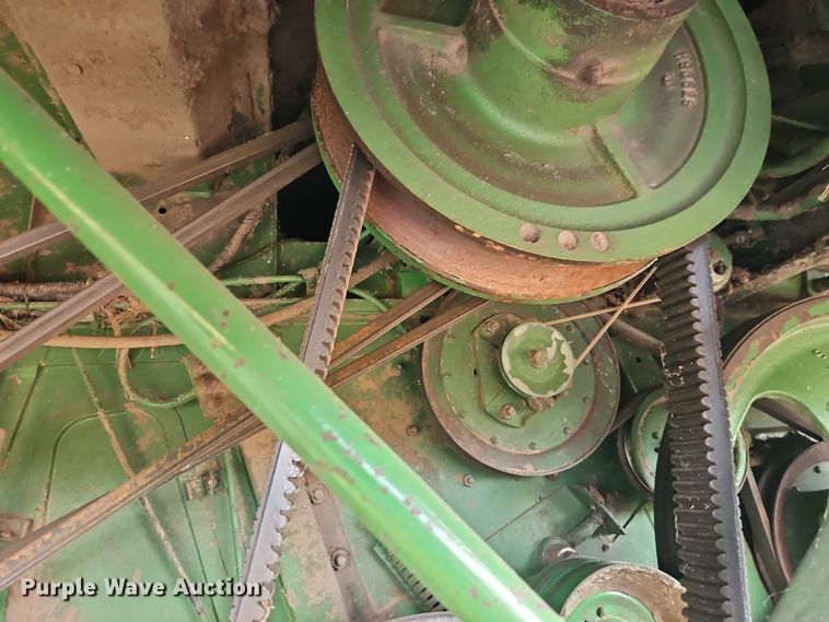 image for item EB8270 1979 John Deere 6620 combine