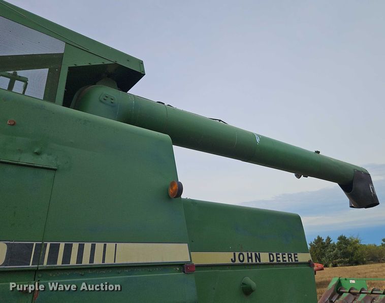image for item EB8270 1979 John Deere 6620 combine