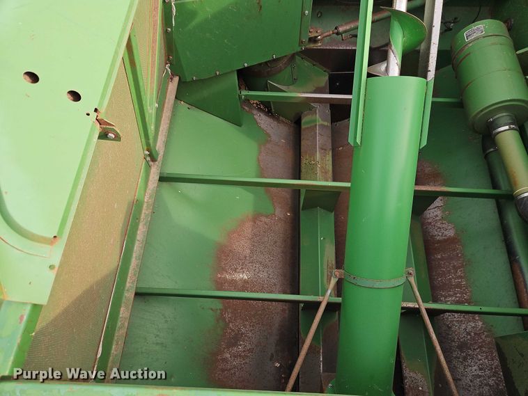 image for item EB8270 1979 John Deere 6620 combine